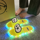 👀LED Cartoon Slippers – Vibrant Light-Up Sole & Cute Penguin Design – Flexible PVC & Easy Slip-On 🏠